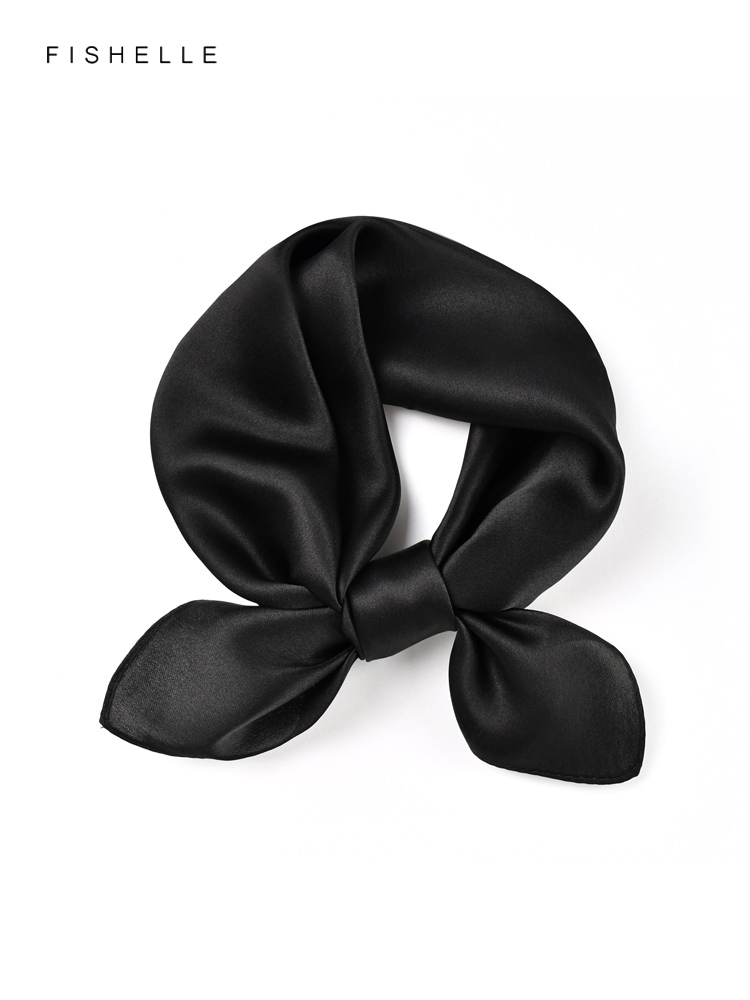Bufanda de seda pura negra de  - Scarf Silk Square reseña y precio