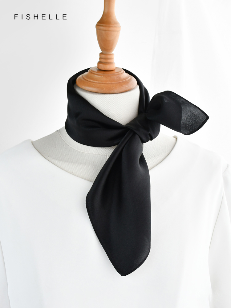 Bufanda de seda pura negra de  - Scarf Silk Square reseña y precio